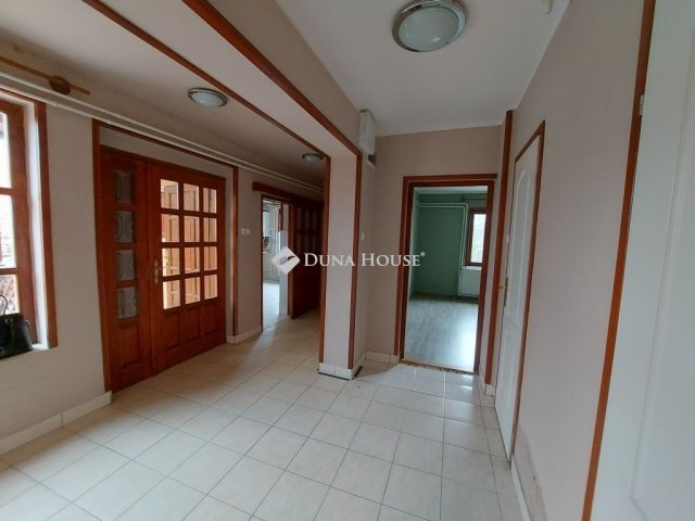 Eladó családi ház, Debrecenben 85 M Ft, 3 szobás