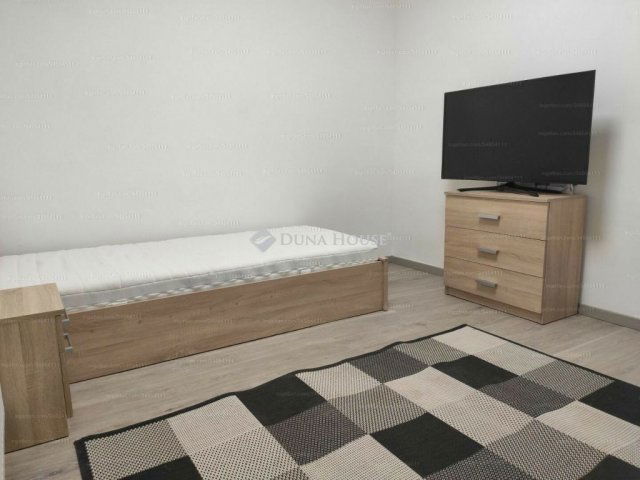 Kiadó családi ház, albérlet, Helvécián 500 E Ft / hó