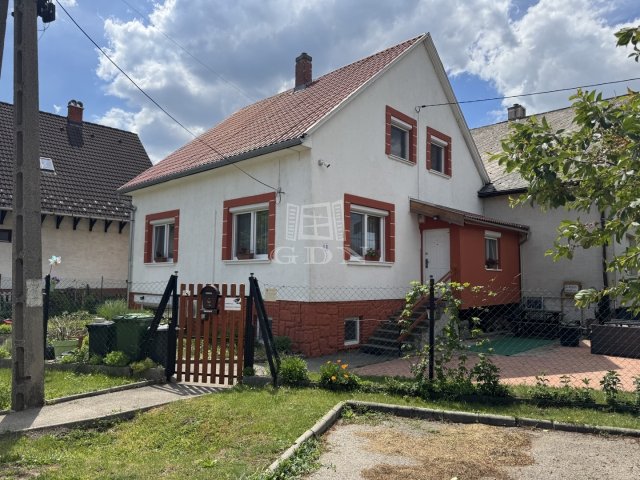 Kiadó családi ház, albérlet, Velencén 260 E Ft / hó, 3 szobás
