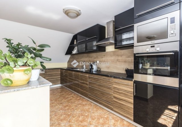 Eladó családi ház, Bükön 73.5 M Ft, 6 szobás