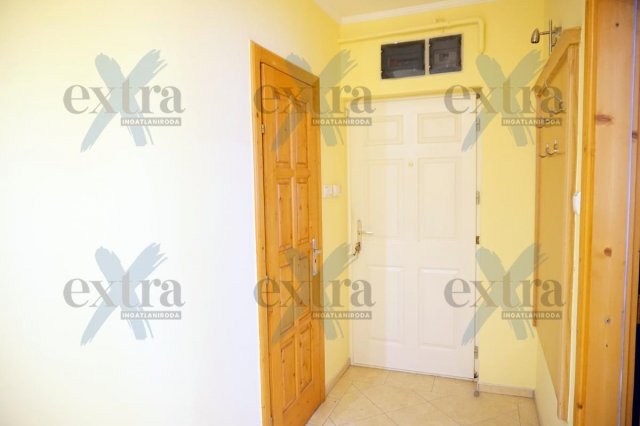 Eladó téglalakás, Szegeden 76 M Ft, 3 szobás