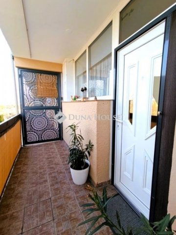 Eladó téglalakás, Mohácson 36 M Ft, 3 szobás