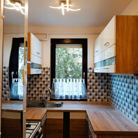 Kiadó téglalakás, albérlet, Szolnokon 150 E Ft / hó, 1 szobás