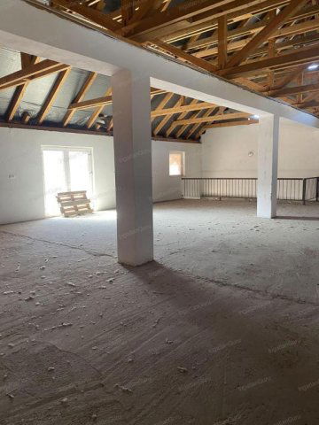 Kiadó ipari ingatlan, Kecskeméten 350 E Ft / hó