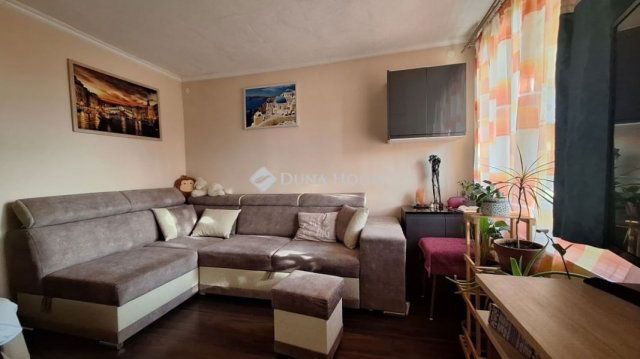 Eladó családi ház, Perkátán 62.4 M Ft, 5 szobás