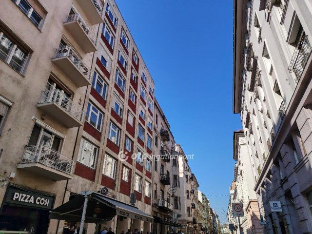 Eladó téglalakás, Budapesten, IX. kerületben 68.9 M Ft, 2 szobás