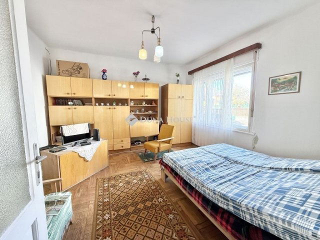 Eladó családi ház, Székesfehérvárott 54.99 M Ft, 2 szobás
