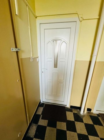 Kiadó téglalakás, albérlet, Komáromban 170 E Ft / hó, 2 szobás