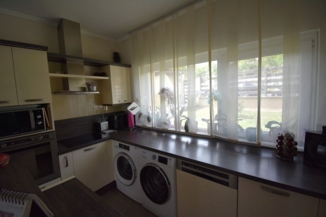 Eladó ikerház, Gödöllőn 135 M Ft, 4 szobás