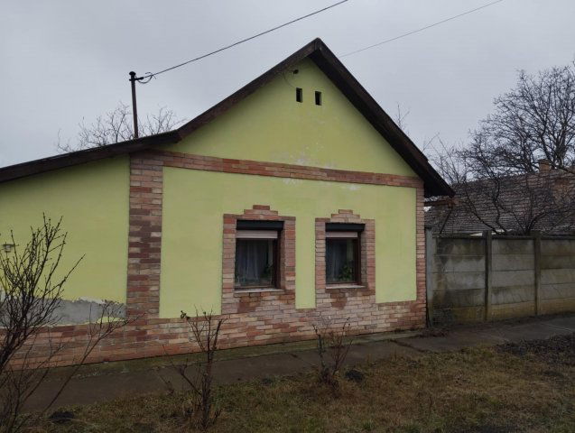 Eladó családi ház, Pitvaroson 8.2 M Ft, 2+1 szobás