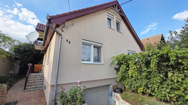 Eladó családi ház, Debrecenben 99 M Ft, 5 szobás