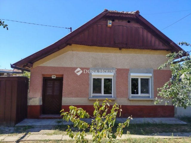 Eladó családi ház, Tótkomlóson, Arany János utcában 11 M Ft