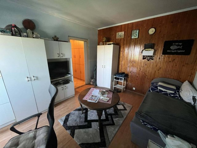 Eladó panellakás, Dunaújvárosban 27.5 M Ft, 2 szobás