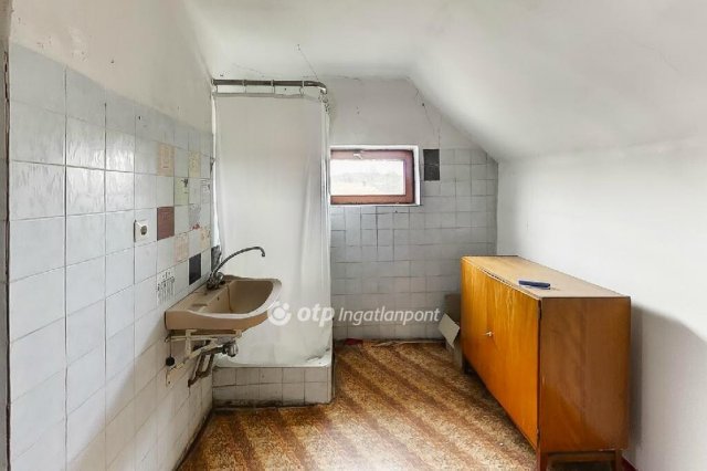 Eladó családi ház, Cereden 14.5 M Ft, 3+1 szobás