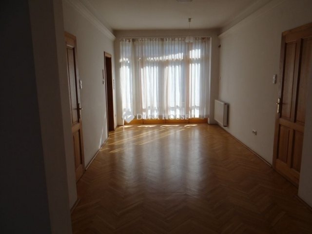 Eladó családi ház, Budapesten, XVIII. kerületben 170 M Ft