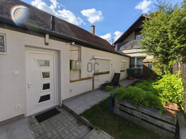Eladó sorház, Budakeszin, Fő utcában 58 M Ft, 3 szobás
