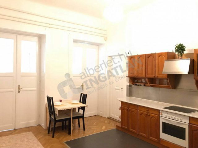 Kiadó téglalakás, albérlet, I. kerületben, Donáti utcában