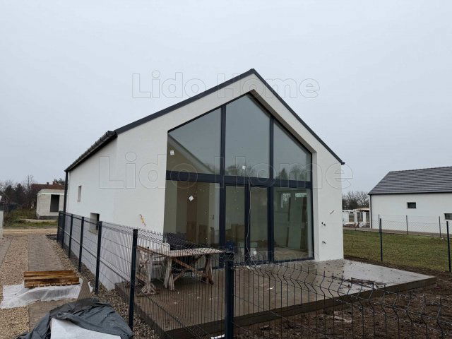 Eladó családi ház, Siófokon 86 M Ft, 3 szobás