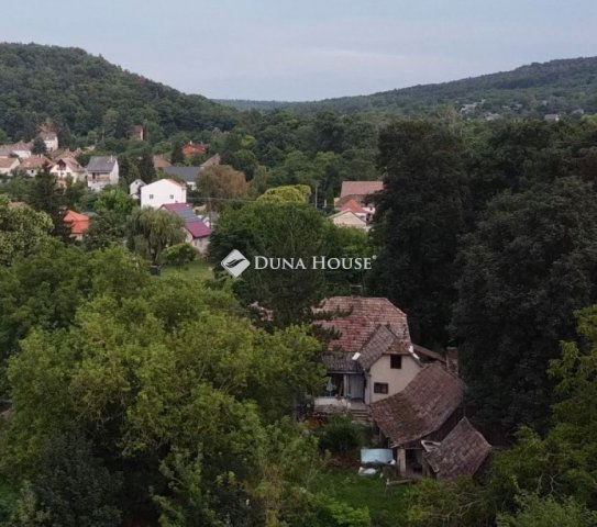 Eladó családi ház, Dunaalmáson 48.5 M Ft, 4 szobás