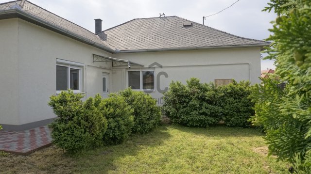 Eladó családi ház, Tiszafüreden 39.5 M Ft, 3 szobás
