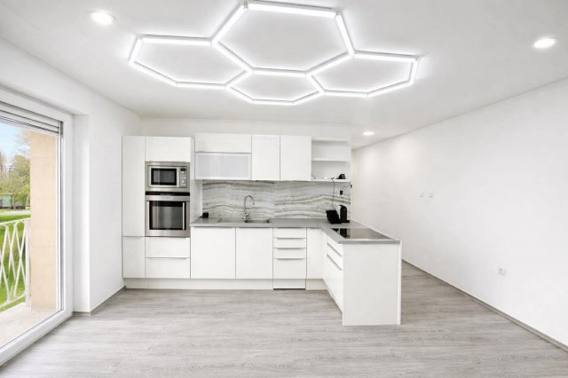 Eladó téglalakás, Komlón 42 M Ft, 3 szobás