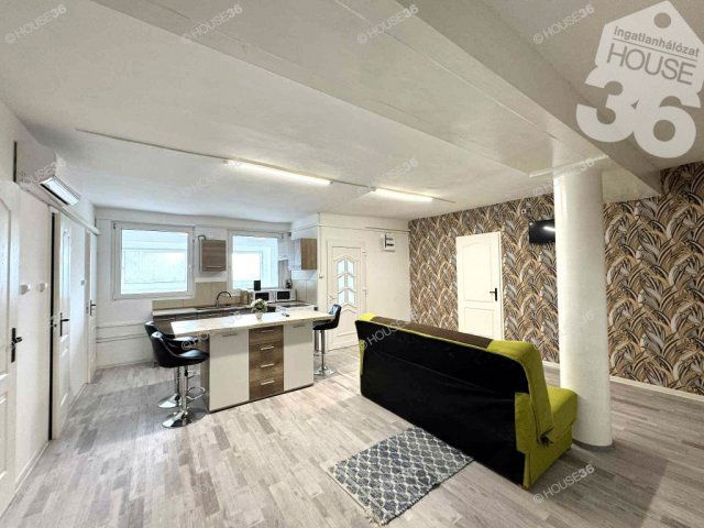 Kiadó téglalakás, albérlet, Nagykőrösön 400 E Ft / hó