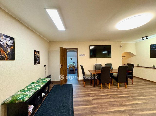 Eladó üzlethelyiség, Budapesten, VII. kerületben 62.9 M Ft