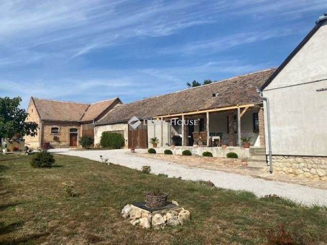 Eladó családi ház, Szőkén 67.99 M Ft, 3 szobás