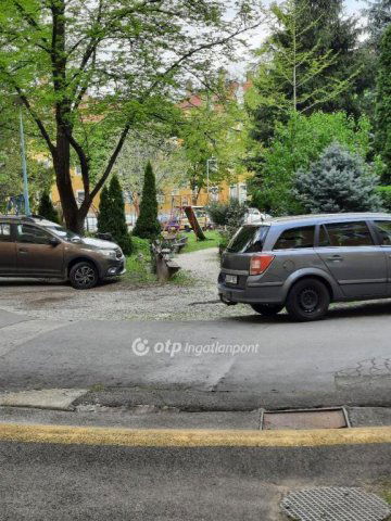 Eladó téglalakás, Pécsett 64.9 M Ft, 3 szobás