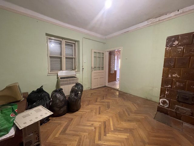 Eladó családi ház, Tiszaeszláron 4.5 M Ft, 2 szobás