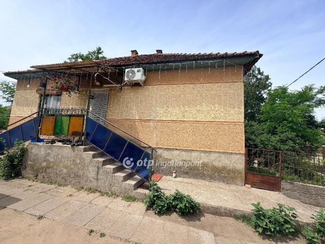 Eladó családi ház, Fülöpön 15 M Ft, 2+1 szobás