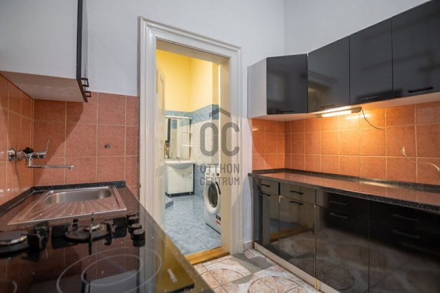 Eladó téglalakás, Budapesten, VI. kerületben 75 M Ft, 2 szobás
