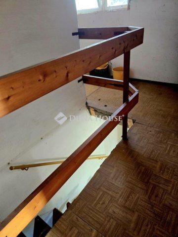 Eladó családi ház, Pécsett 88.9 M Ft, 3 szobás