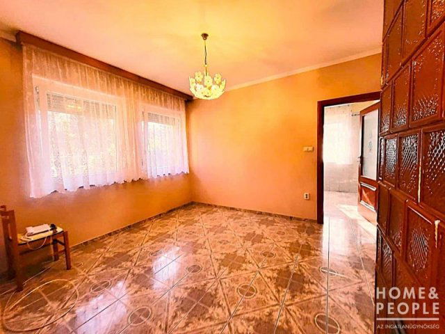 Eladó családi ház, Szegeden 102.99 M Ft, 3 szobás