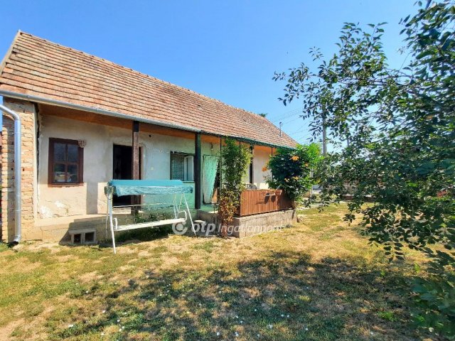 Eladó családi ház, Iregszemcsén 14.9 M Ft, 1 szobás