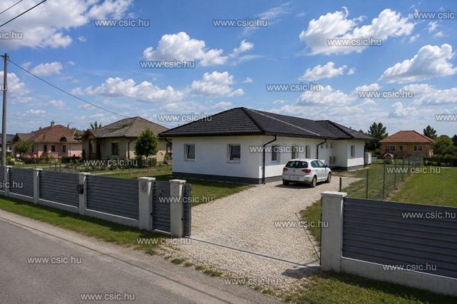 Eladó ikerház, Tárnokon 89.99 M Ft, 1+3 szobás