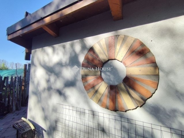 Eladó családi ház, Ócsán 93.9 M Ft, 6 szobás