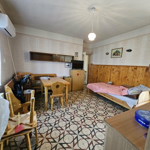 Eladó családi ház, Kunszentmiklóson 49.9 M Ft, 3+1 szobás