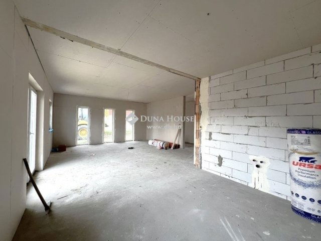 Eladó családi ház, Kiskunlacházán 87.9 M Ft, 4 szobás