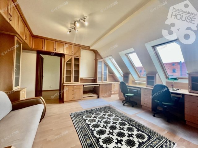 Eladó téglalakás, Kecskeméten 65 M Ft, 2 szobás