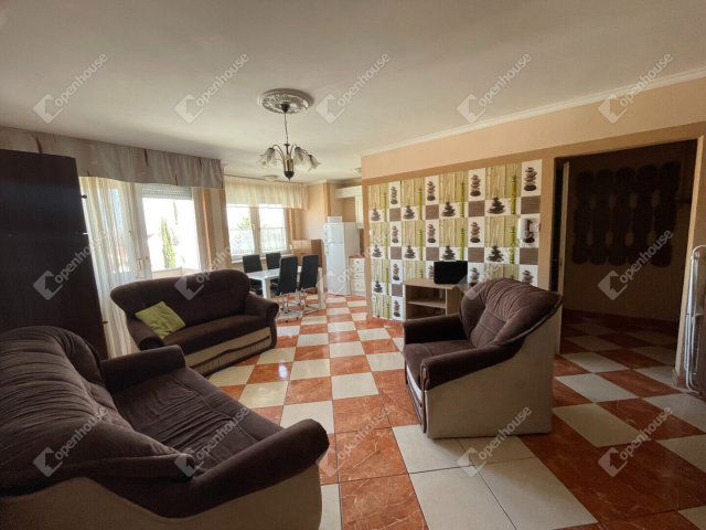 Kiadó téglalakás, albérlet, Debrecenben 200 E Ft / hó, 3 szobás