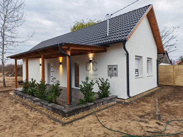 Eladó családi ház, Újszilváson 39.5 M Ft, 3 szobás