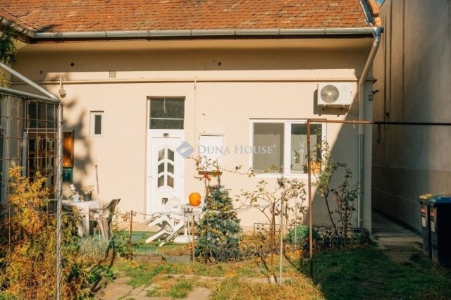 Eladó téglalakás, Budapesten, XV. kerületben 65.5 M Ft, 3 szobás