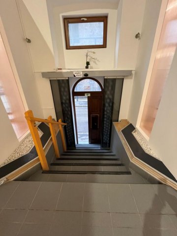 Eladó üzlethelyiség, Debrecenben 79 M Ft, 1+2 szobás