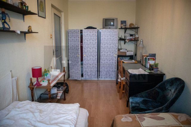 Eladó panellakás, Szegeden 43 M Ft, 3 szobás