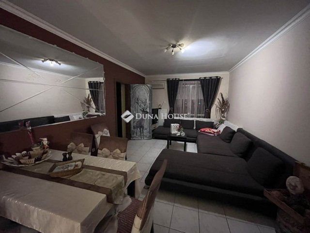 Eladó téglalakás, Székesfehérvárott 79 M Ft, 3 szobás