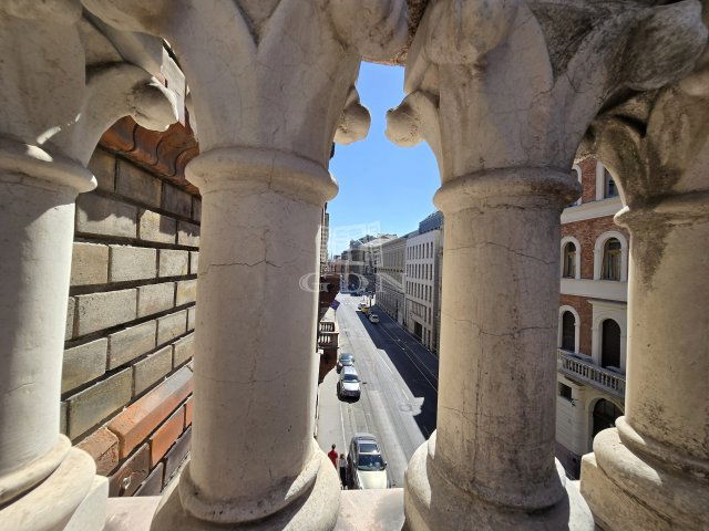 Eladó téglalakás, Budapesten, VI. kerületben 109.9 M Ft