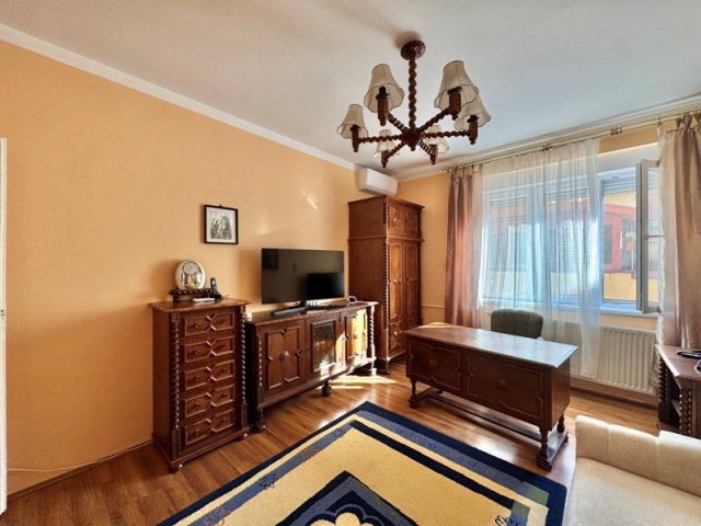 Kiadó téglalakás, albérlet, Pécsett, Sánc utcában, 2 szobás