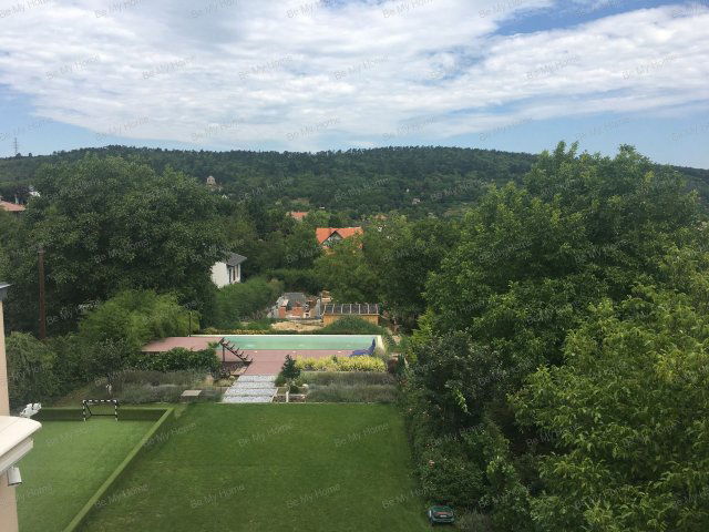 Eladó családi ház, Budapesten, III. kerületben 398 M Ft