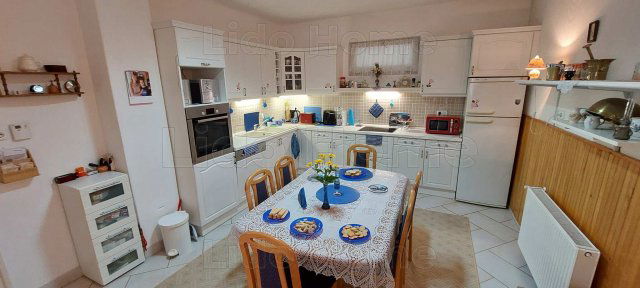Eladó családi ház, Kőröshegyen 92 M Ft, 5 szobás